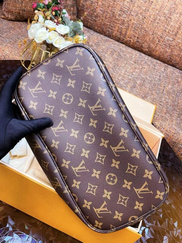 LV Neverfull Inside Out MM - Image 6
