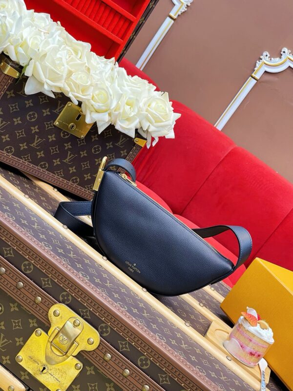 LV Low Key Bumbag - Image 2