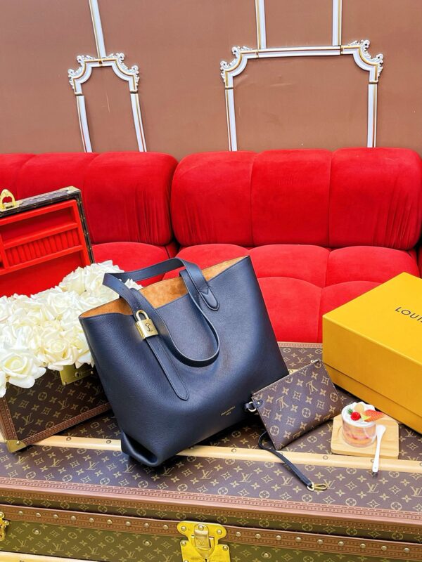 LV Low Key Cabas MM - Image 5