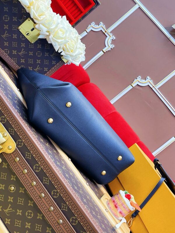 LV Low Key Cabas MM - Image 6