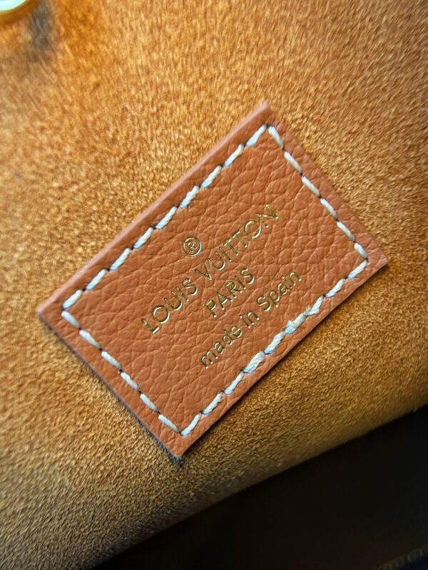 LV Low Key Hobo MM - Image 10