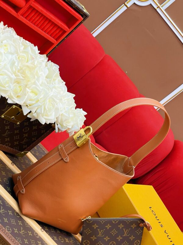 LV Low Key Hobo PM - Image 10