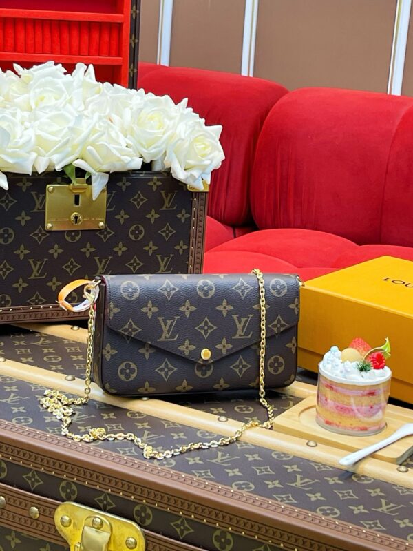 LV Félicie Pochette - Image 4