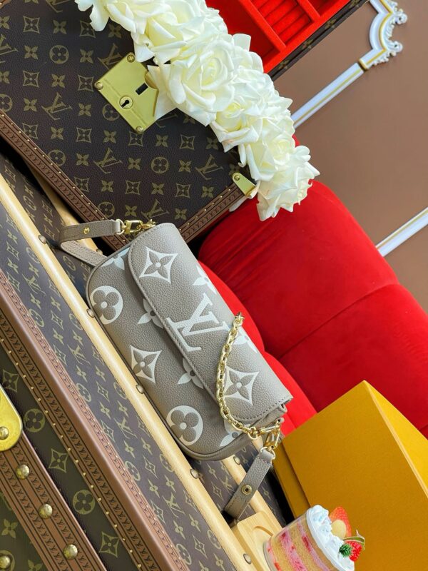 LV Wallet On Chain Ivy - Image 3