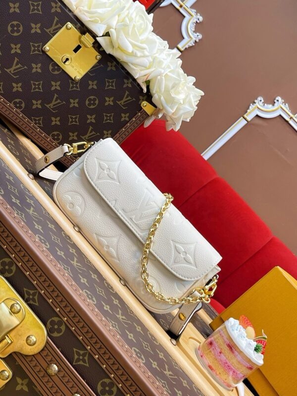 LV Wallet on Chain Ivy - Image 4