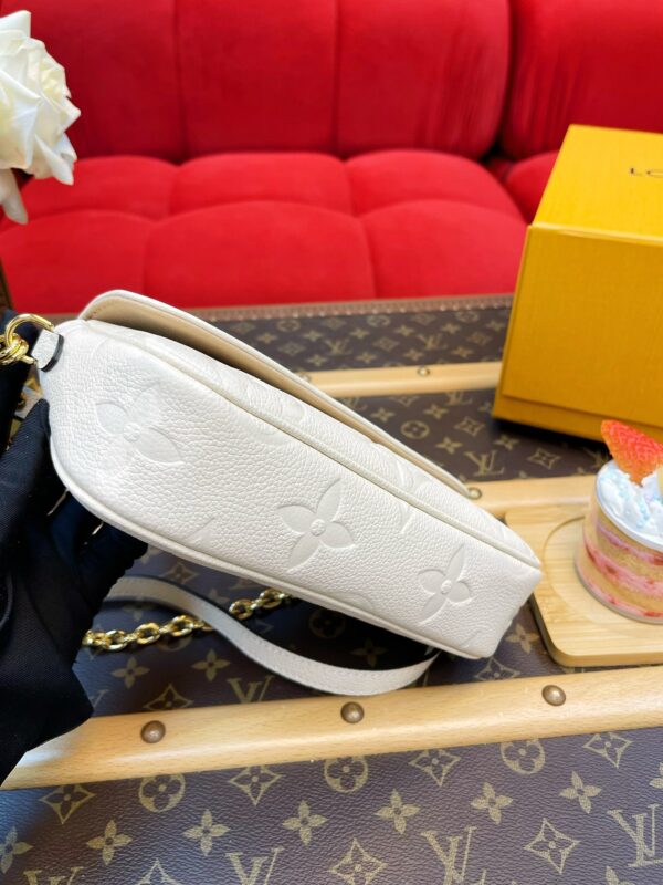 LV Wallet on Chain Ivy - Image 10