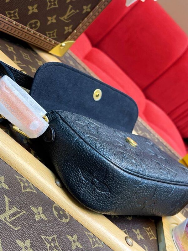 LV Wallet on Chain Ivy - Image 9