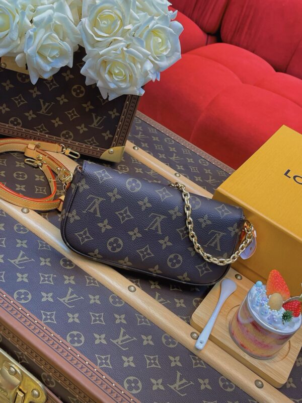 LV Wallet on Chain Ivy - Image 3