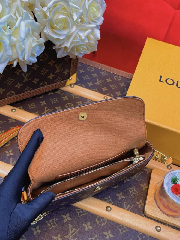 LV Wallet on Chain Ivy - Image 6