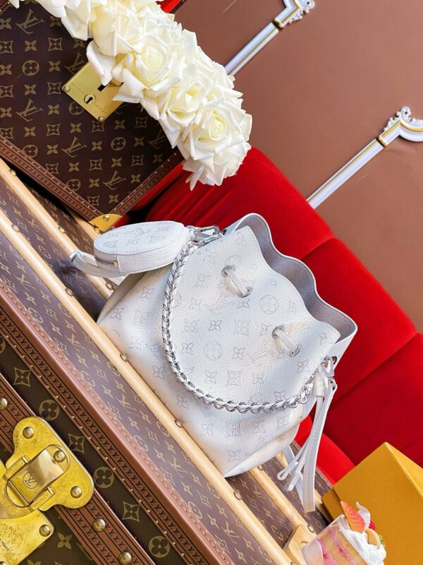 LV Bella - Image 3