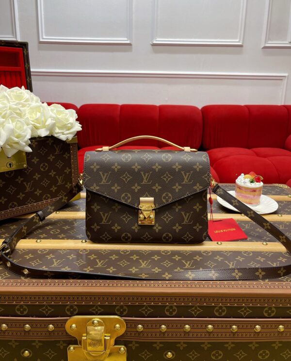 LV Pochette Métis - Image 2