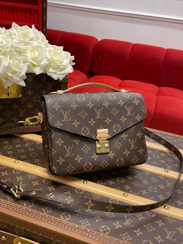 LV Pochette Métis - Image 3