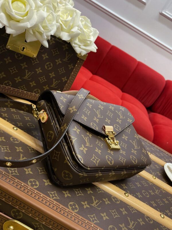 LV Pochette Métis - Image 4