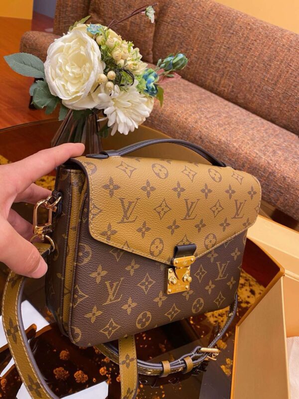 LV Pochette Métis - Image 5