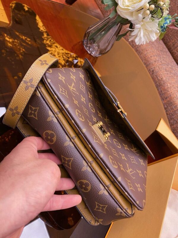 LV Pochette Métis - Image 8