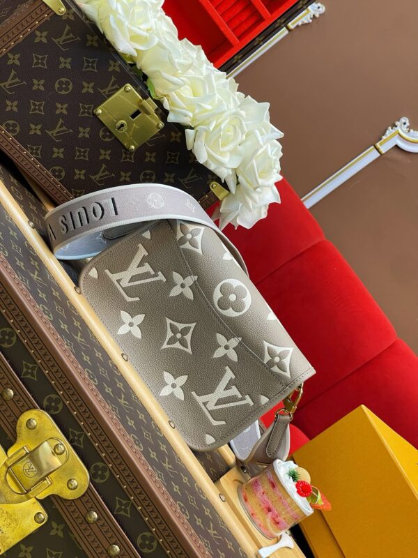 LV Diane - Image 7