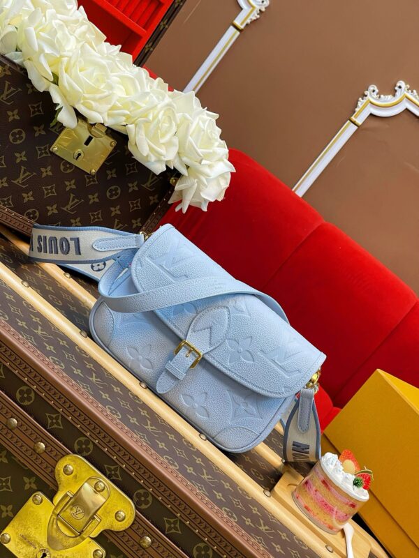 LV Diane - Image 3