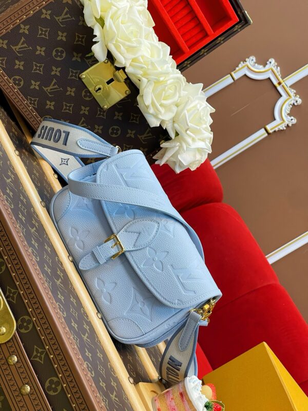 LV Diane - Image 4