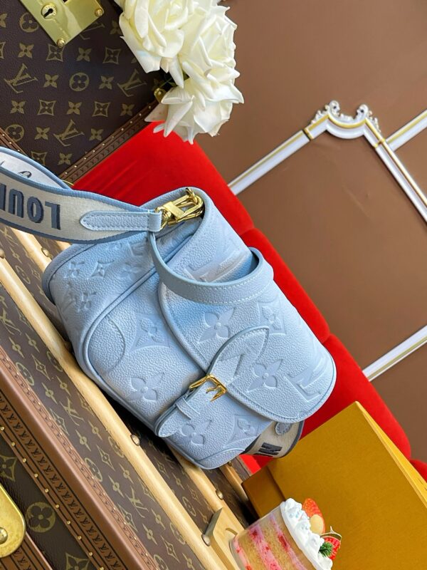 LV Diane - Image 6