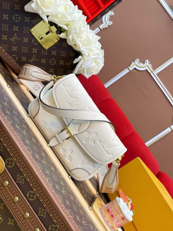 LV Diane - Image 2