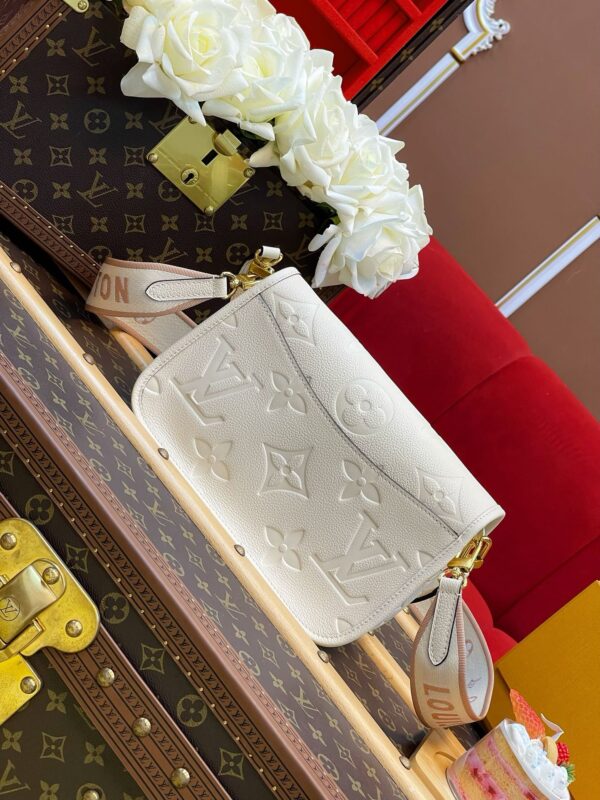 LV Diane - Image 3