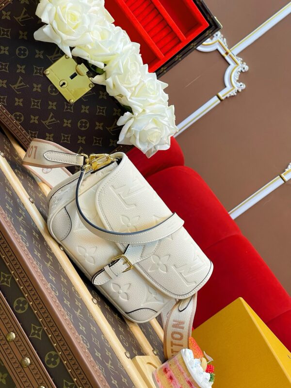 LV Diane - Image 4