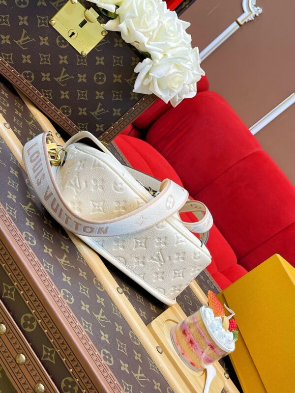LV Diane - Image 6