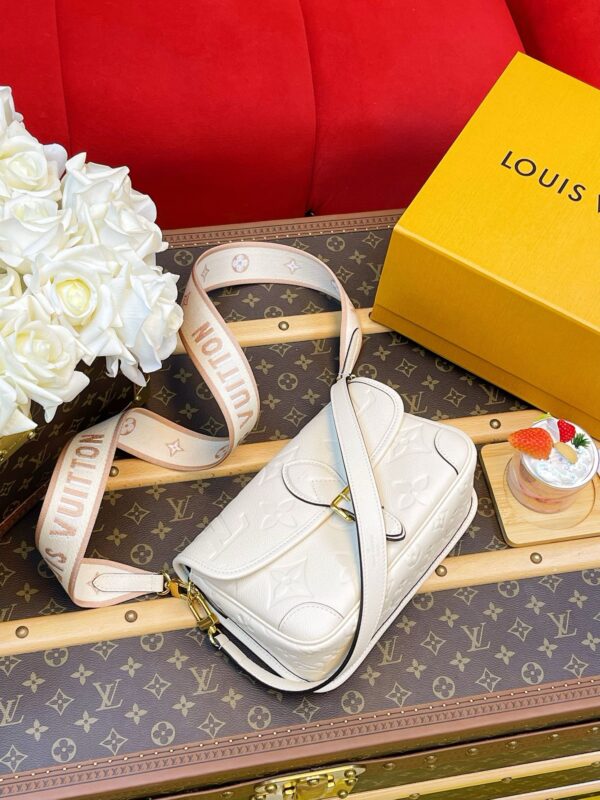 LV Diane - Image 8