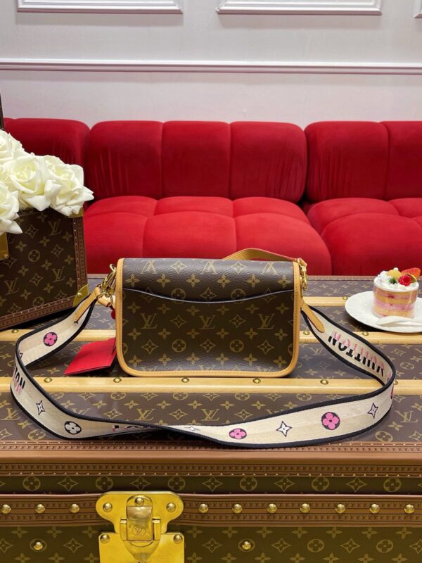 LV Diane - Image 3