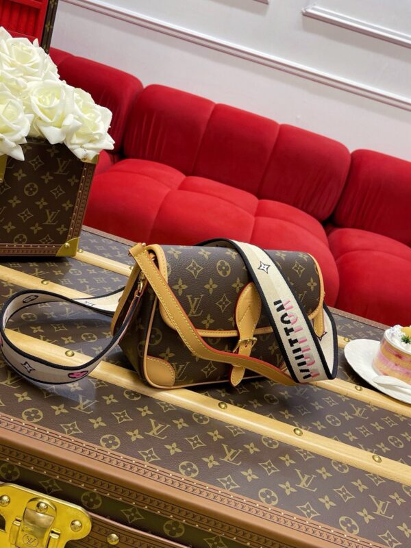 LV Diane - Image 4