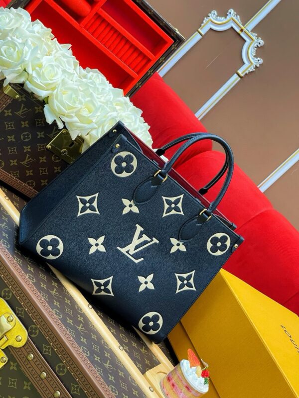 LV OnTheGo MM - Image 5