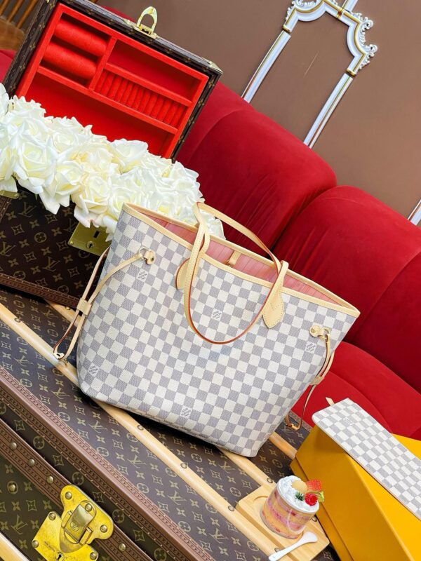 LV Neverfull MM - Image 2
