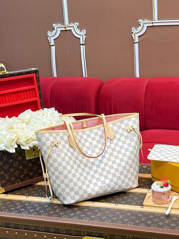 LV Neverfull MM - Image 3