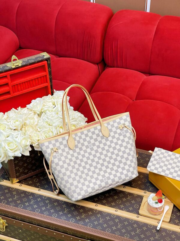 LV Neverfull MM - Image 7