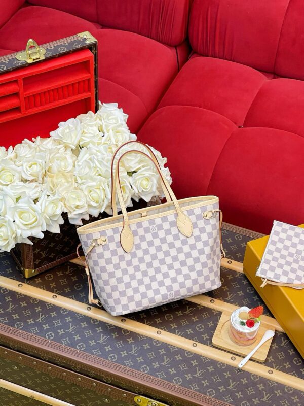 LV Neverfull PM - Image 9