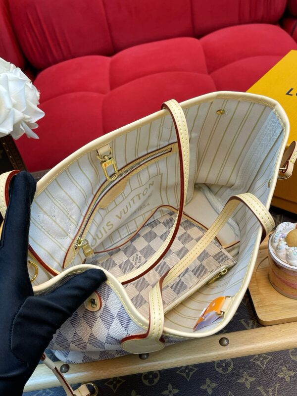 LV Neverfull PM - Image 10