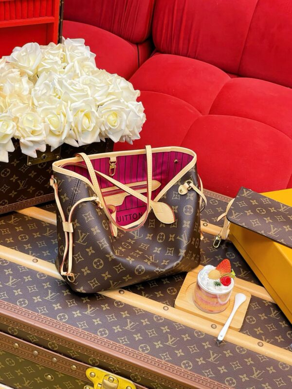 LV Neo Neverfull PM - Image 6