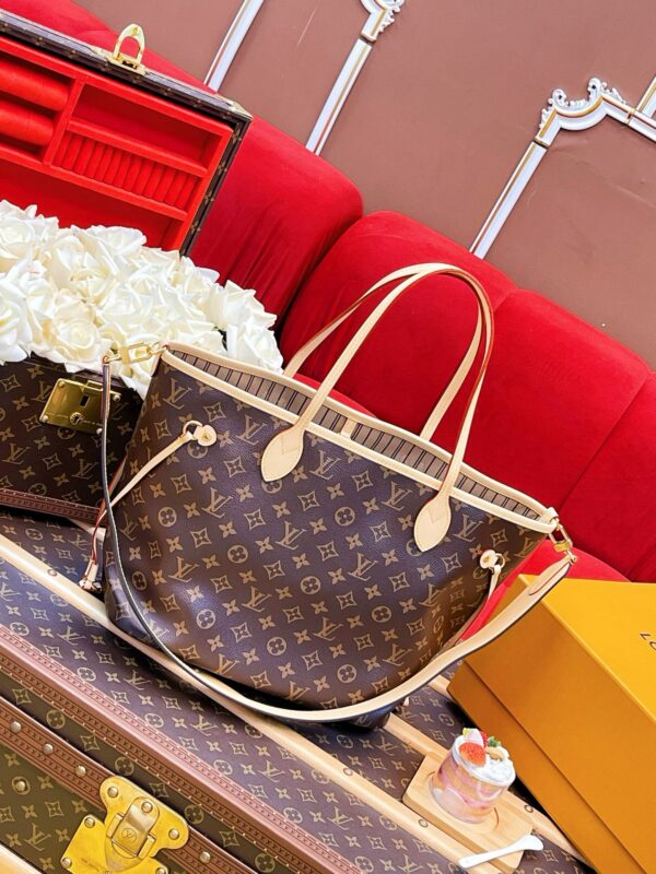 LV Neverfull Bandoulière Inside Out GM - Image 4