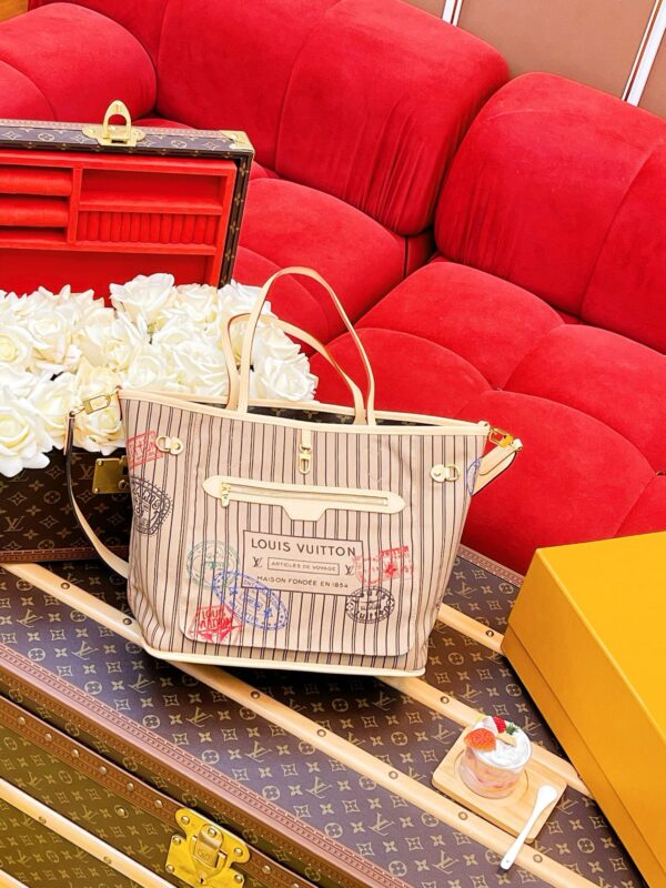 LV Neverfull Bandoulière Inside Out GM - Image 7