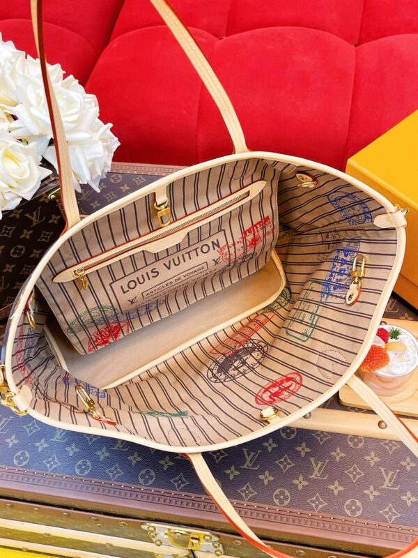 LV Neverfull Bandoulière Inside Out GM - Image 9