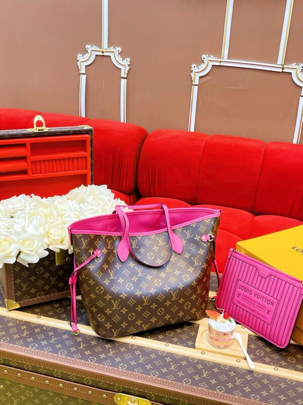 LV Neverfull Inside Out MM - Image 3