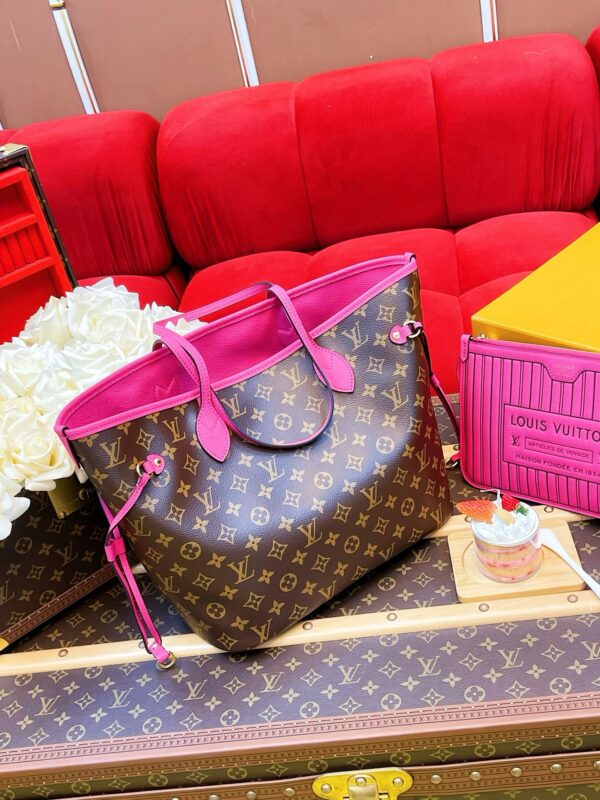 LV Neverfull Inside Out MM - Image 4