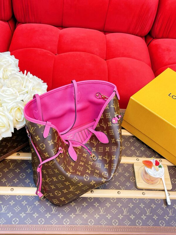 LV Neverfull Inside Out MM - Image 7