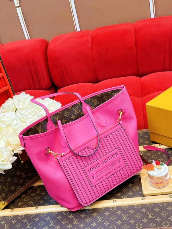 LV Neverfull Inside Out MM - Image 10