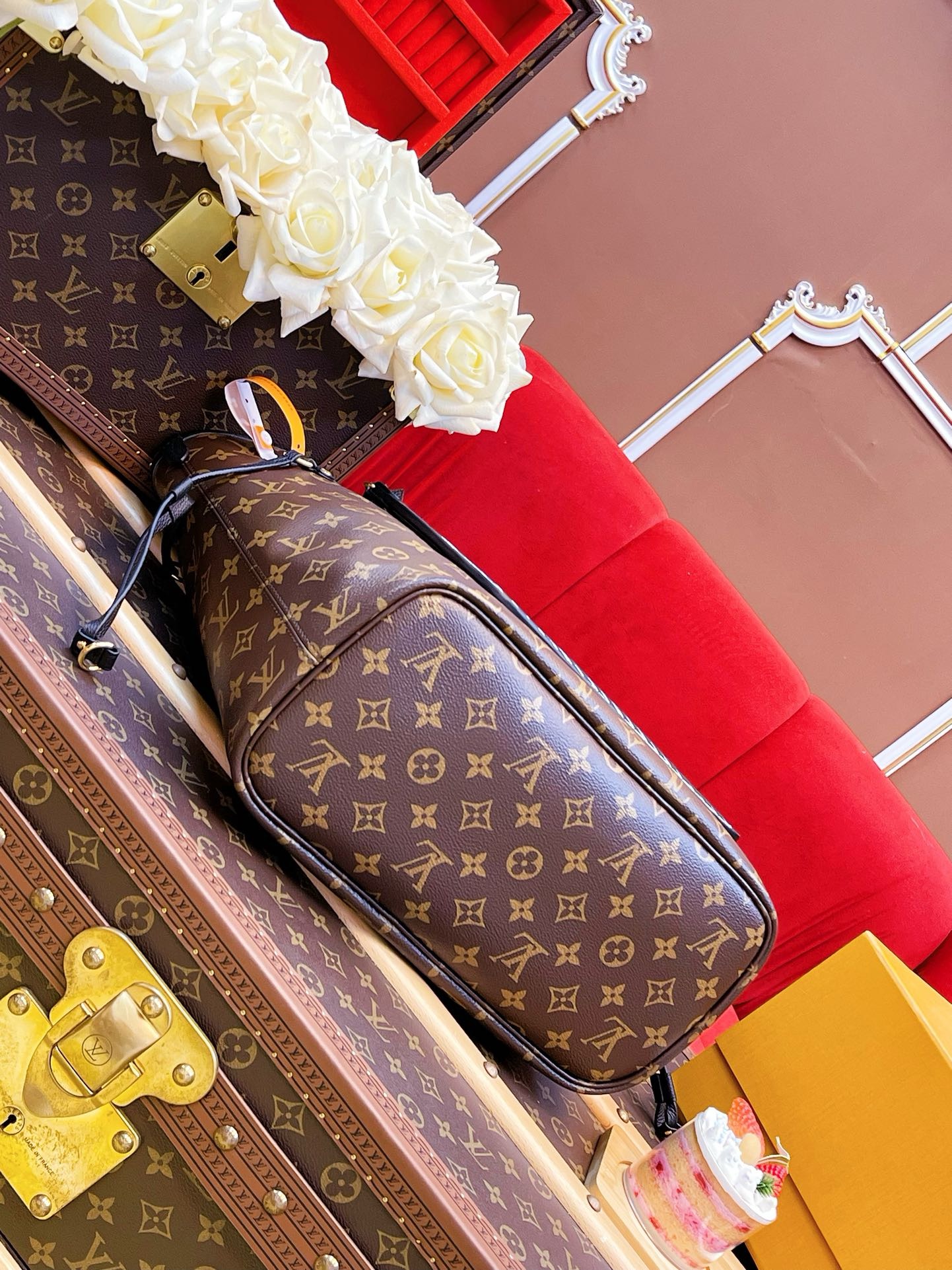 LV Neverfull Inside Out MM - Image 9