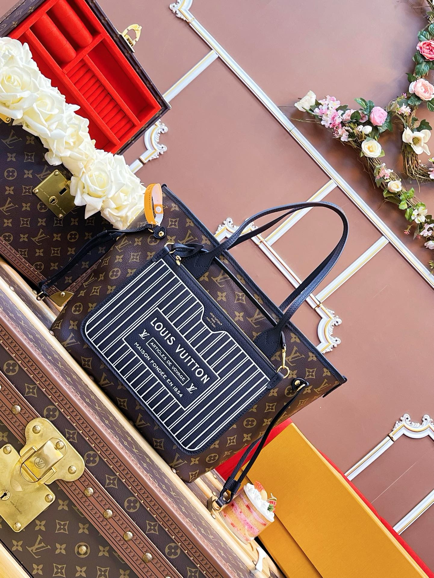 LV Neverfull Inside Out MM - Image 10