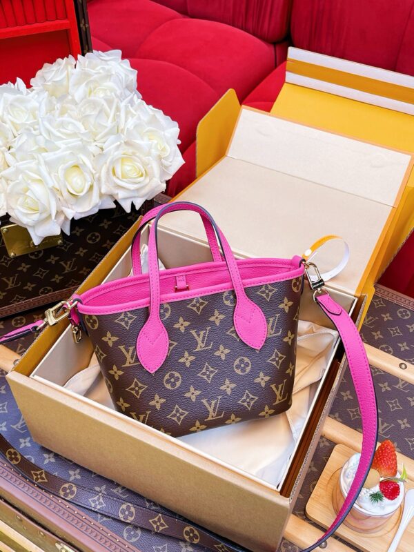 LV Neverfull Bandoulière Inside Out BB - Image 3