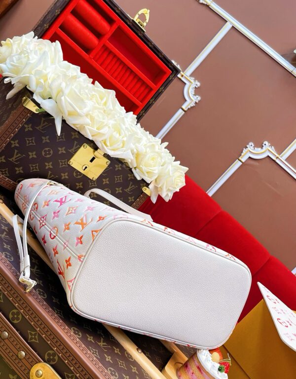 LV Neverfull MM - Image 4