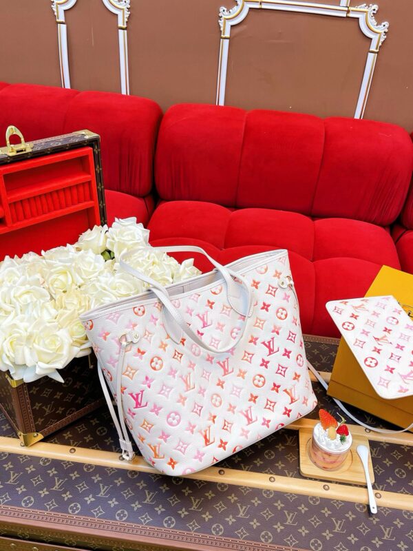 LV Neverfull MM - Image 8