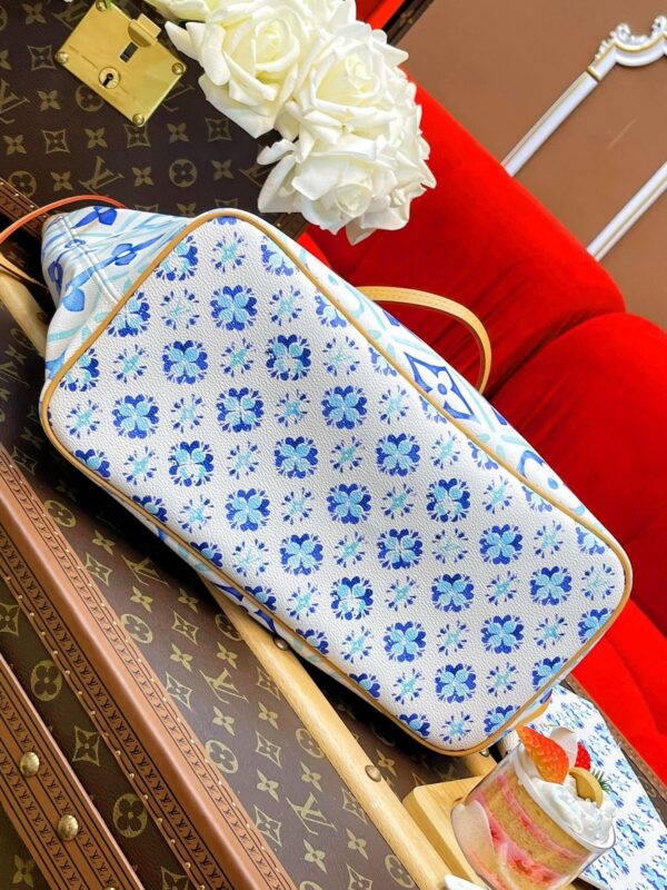 LV Neverfull MM - Image 6